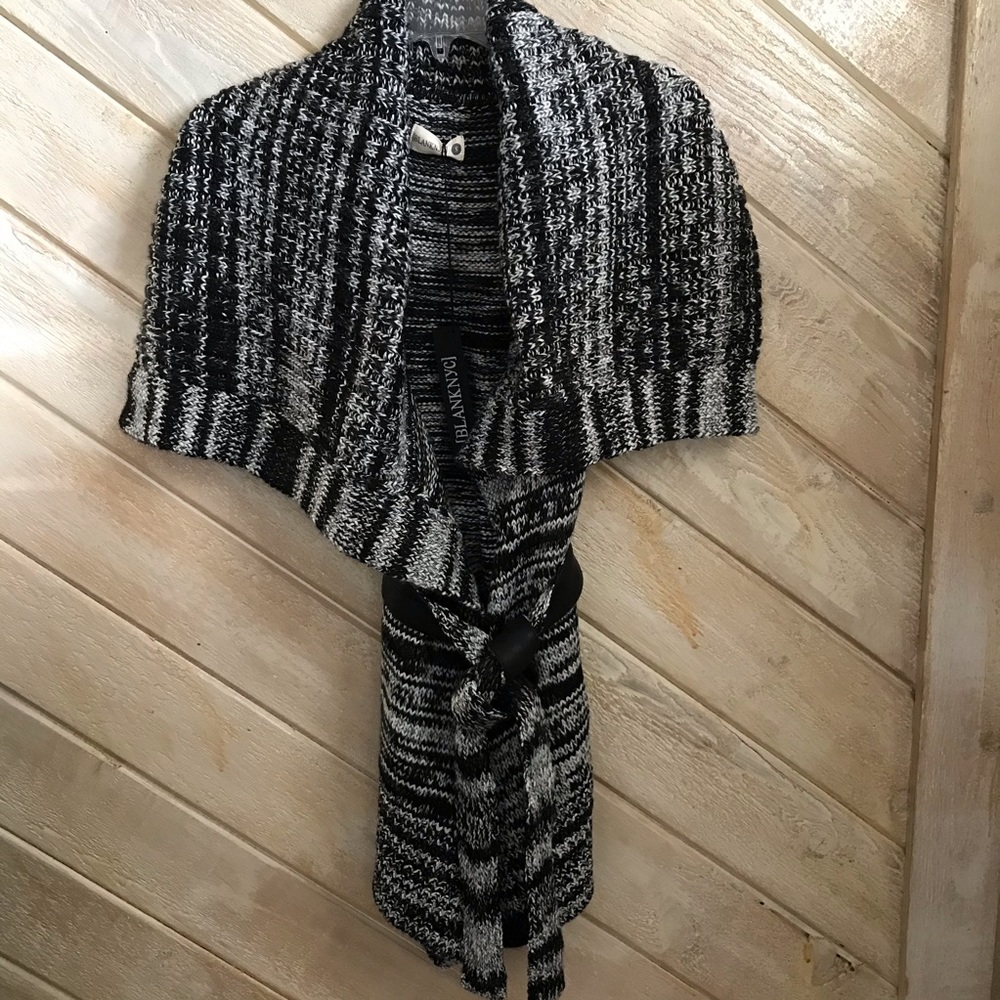 NWT BLANK NYC CHUNK SWEATER SHORT SLEEVE BELTED SM